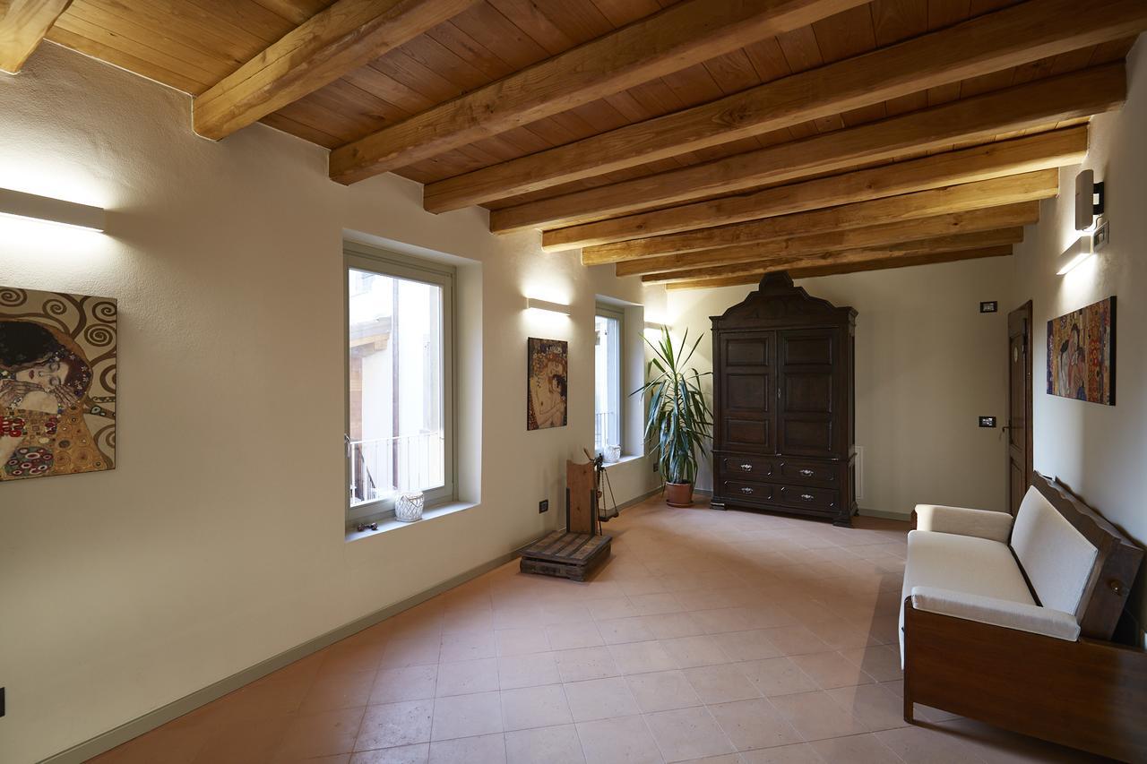 Palazzo Eleonora Bed & Breakfast Monasterolo del Castello Dış mekan fotoğraf